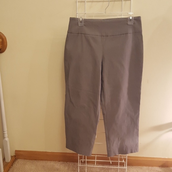 Tribal 💙Gray Capri pants - Picture 1 of 7